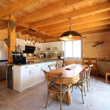 Le Mont-dore: Splendide 5 Avec Terrasse, Garage Double, Et Wifi - Fr-1-608-188 *